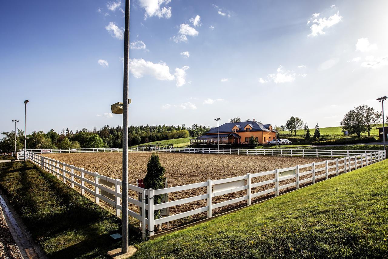 Hotel Horse Riding - Jezdecký Areál Tršice Exteriér fotografie