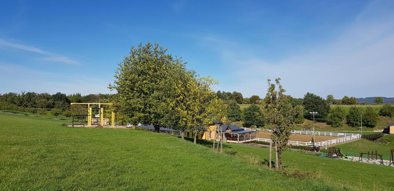 Hotel Horse Riding - Jezdecký Areál Tršice Exteriér fotografie