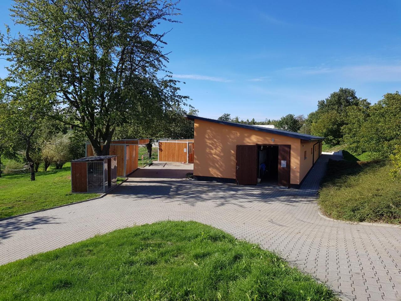 Hotel Horse Riding - Jezdecký Areál Tršice Exteriér fotografie