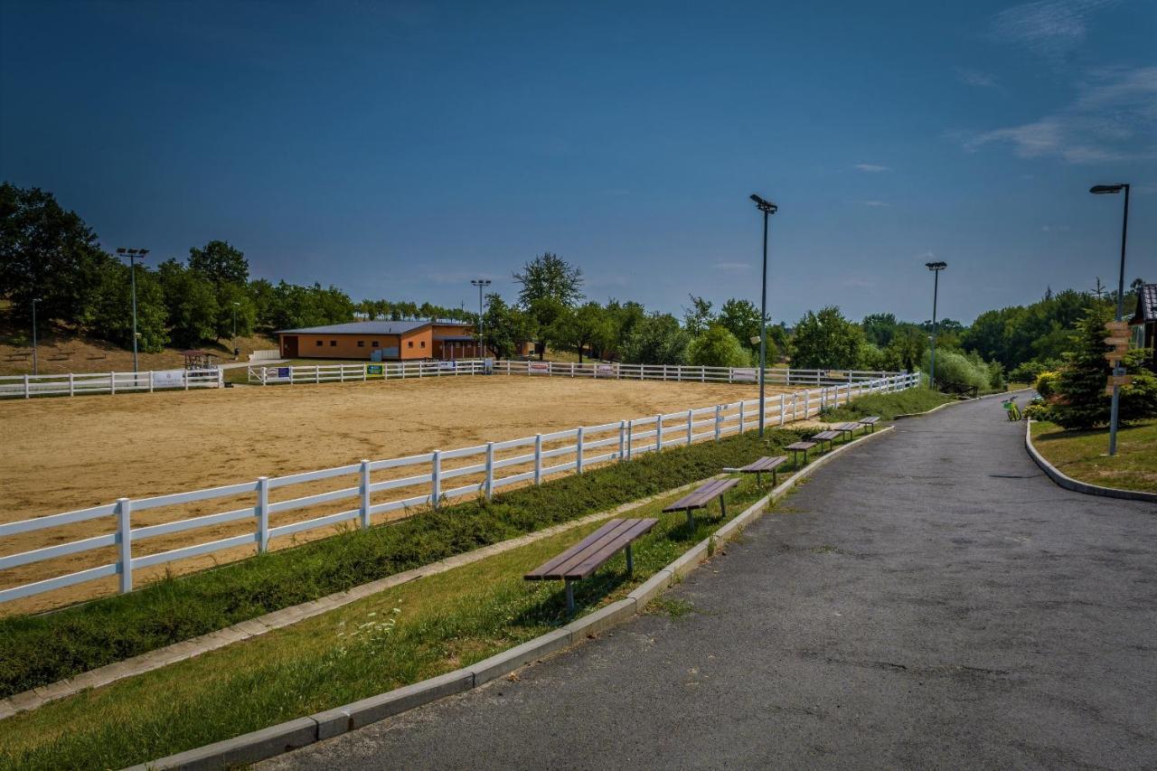 Hotel Horse Riding - Jezdecký Areál Tršice Exteriér fotografie